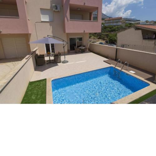 Apartment Mia in Makarska, heated pool