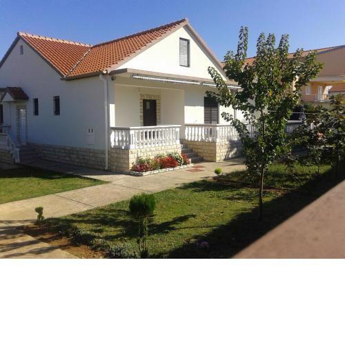 Apartment Mirjana