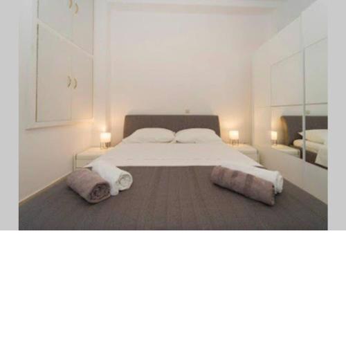 Apartment N central