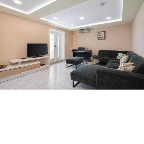 Apartment Nikola - near town centre