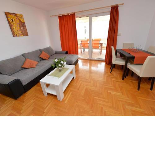 Apartment Nikola, Novalja close to the beach