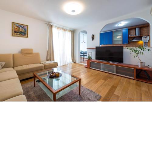 Apartment Oceania