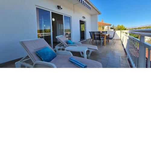 Apartment Penthouse by the sea
