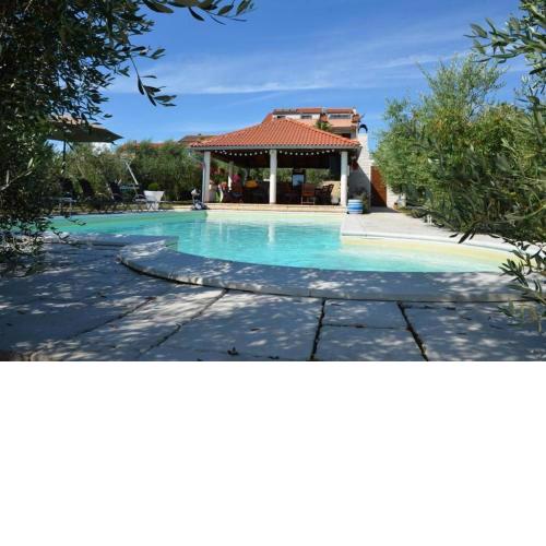 Apartment Povljana 244b