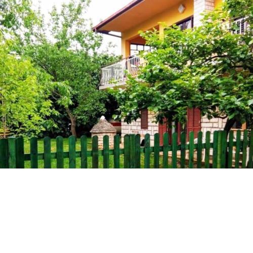 Apartment Sanja near the sea, spacious and green :)