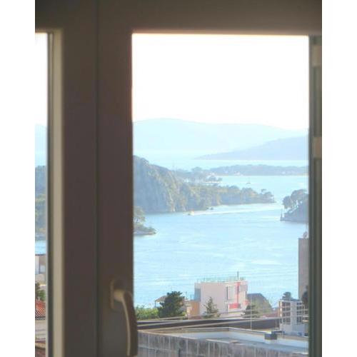 Apartment Simaris - spacious with terrace and sea view