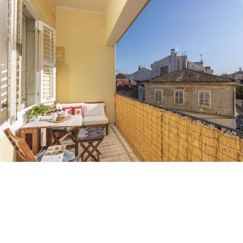 Apartment Tesla with Sea View