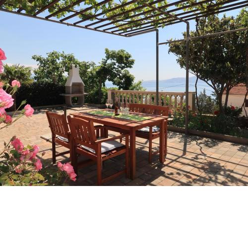 Apartment Valentina-3 by Interhome