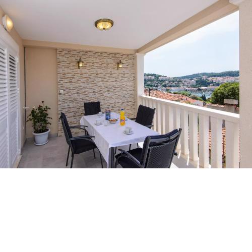 Apartment Violeta 1 with private terrace