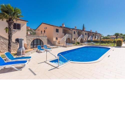 Apartment Viva with shared Pool