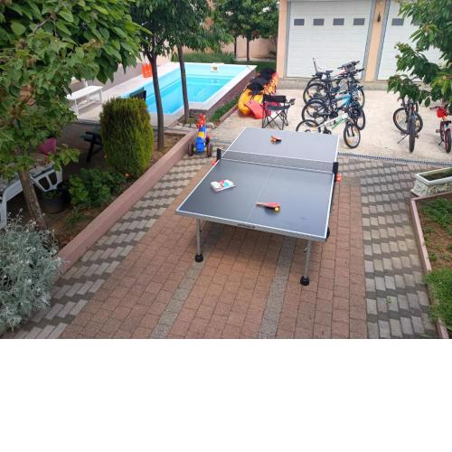 Apartment Vrljika,with private pool,bikes,garage