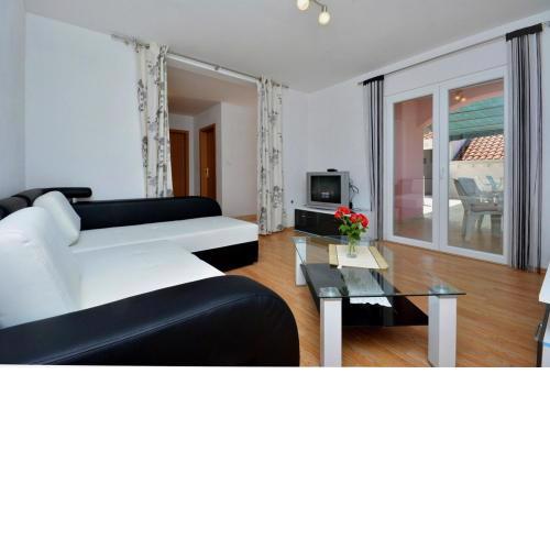 Apartment with sea view 3558-3