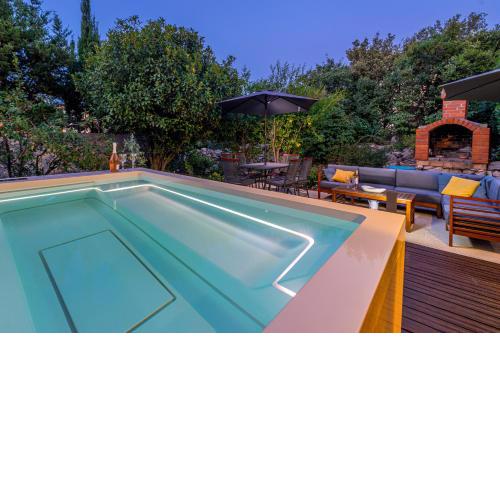 Apartment with terrace and mini pool Green Gold