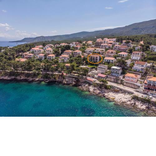 Apartments and Room Caric
