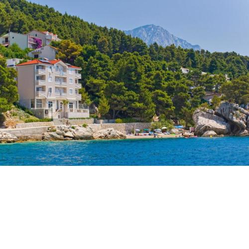 Apartments and rooms Beachfront luxury condos