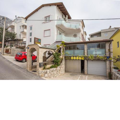 Apartments and rooms by the sea Nemira, Omis - 2781