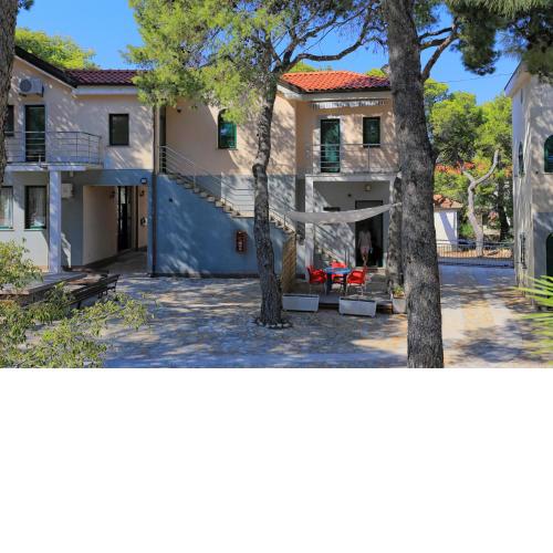 Apartments and rooms by the sea Rogoznica - 3266