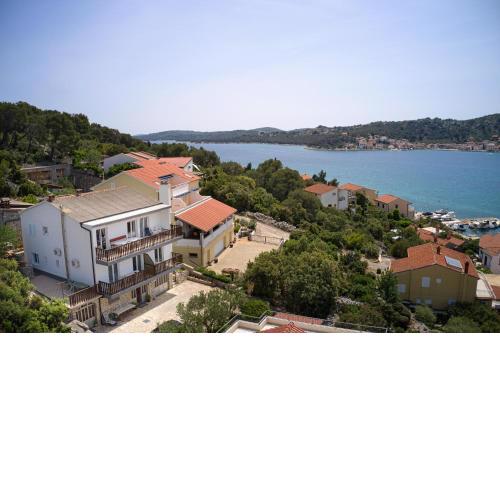 Apartments and rooms by the sea Tisno, Murter - 5128