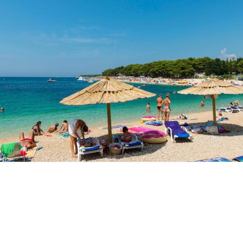 Apartments and Rooms Jakov