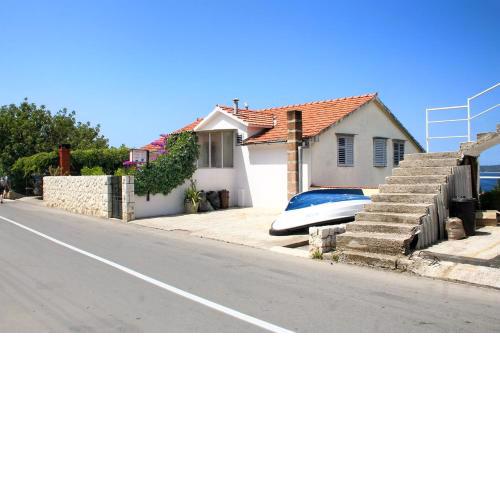 Apartments and rooms with parking space Hvar - 4613