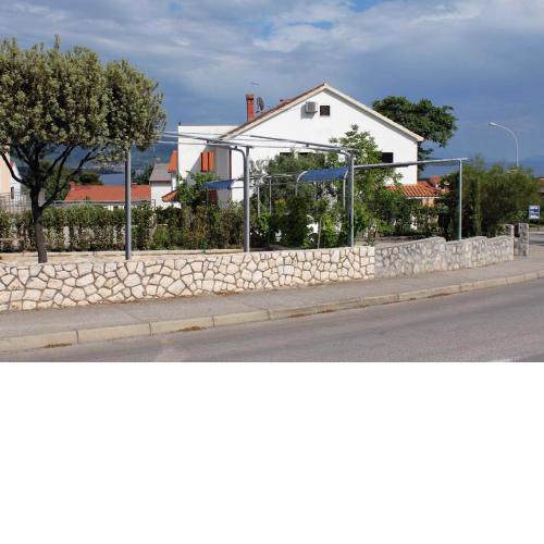 Apartments and rooms with parking space Krk - 3231