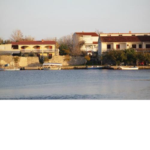 Apartments and rooms with parking space Nin, Zadar - 5805