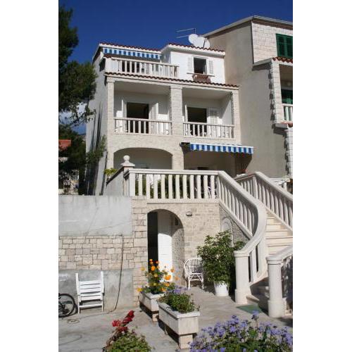 Apartments and rooms with WiFi Bol, Brac - 2875