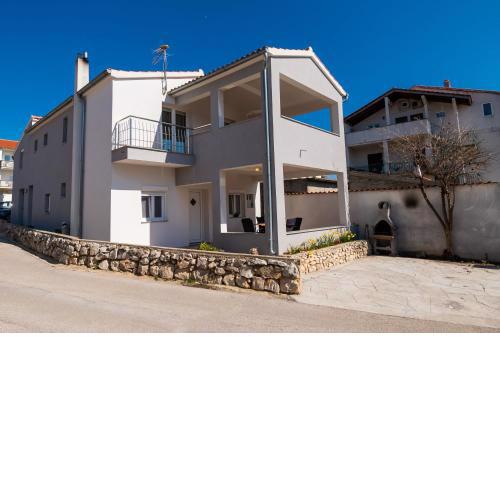 Apartments Anita Tribunj