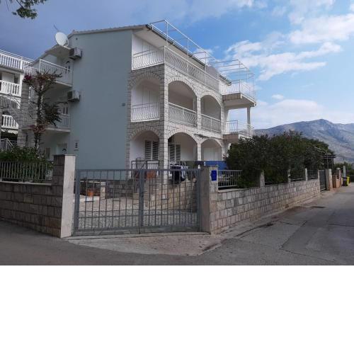 Apartments Bisevo