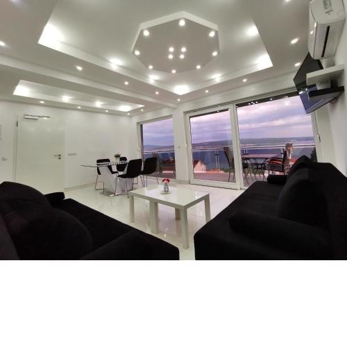 Apartments Blazevic, heated pool&jacuzzi