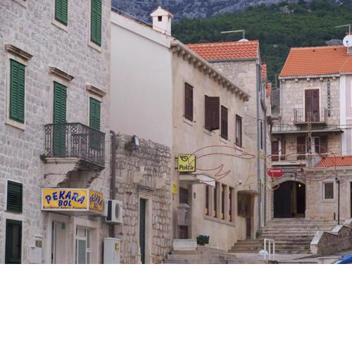 Apartments by the sea Bol, Brac - 13539