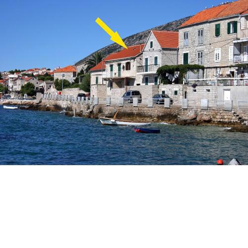 Apartments by the sea Bol, Brac - 4657