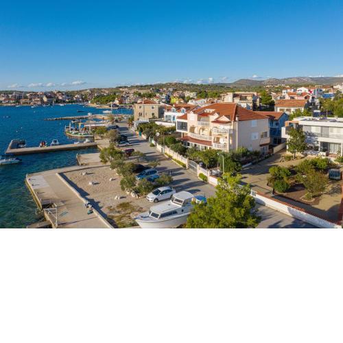 Apartments by the sea Brodarica, Sibenik - 4194
