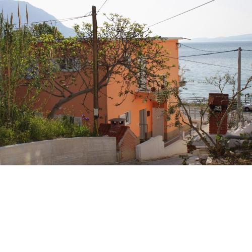 Apartments by the sea Duce, Omis - 5275