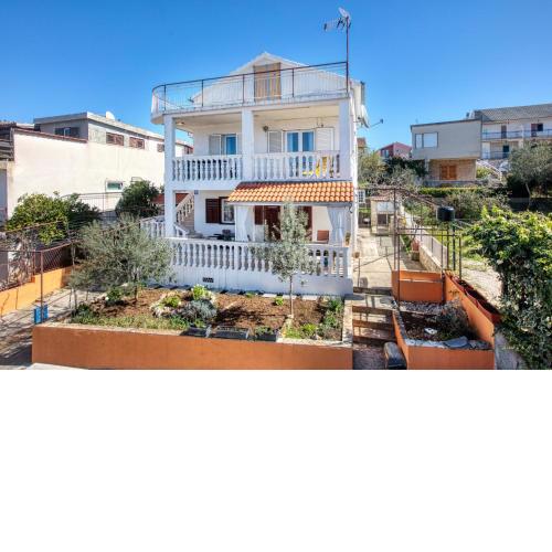 Apartments by the sea Grebastica, Sibenik - 11463