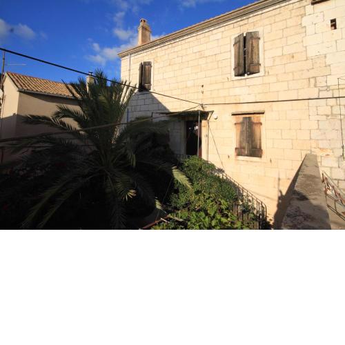 Apartments by the sea Komiza, Vis - 2465