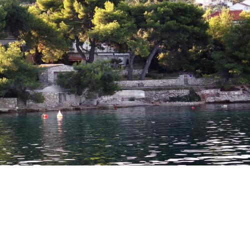 Apartments by the sea Necujam, Solta - 5186