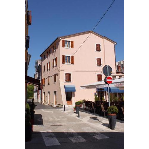 Apartments by the sea Novigrad - 3349