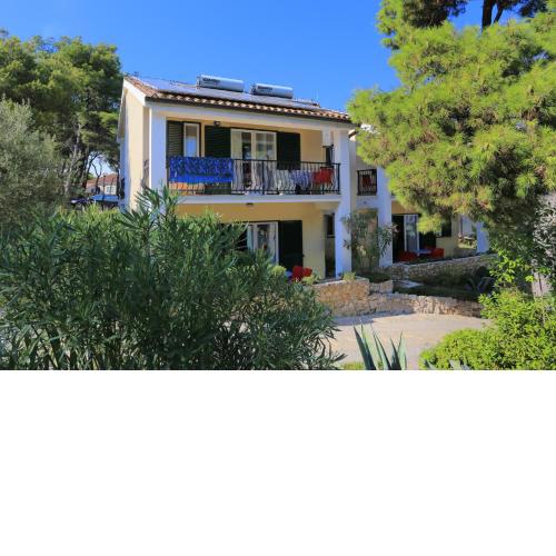 Apartments by the sea Rogoznica - 3196