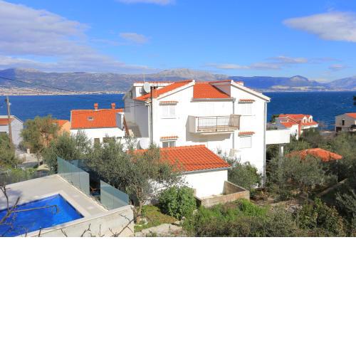 Apartments by the sea Slatine, Ciovo - 4871