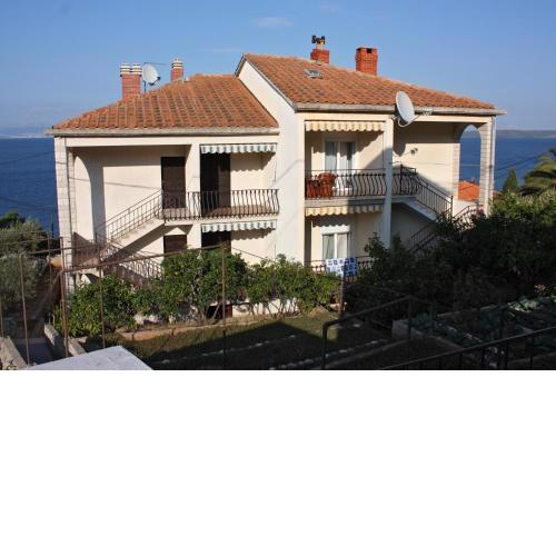Apartments by the sea Stomorska, Solta - 778