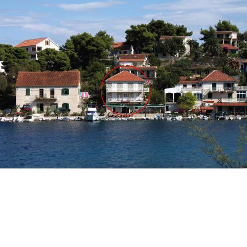Apartments by the sea Stomorska, Solta - 781