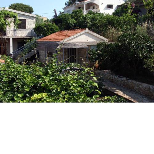 Apartments by the sea Stomorska, Solta - 784