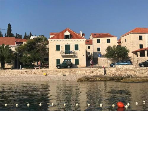 Apartments by the sea Sutivan, Brac - 17796