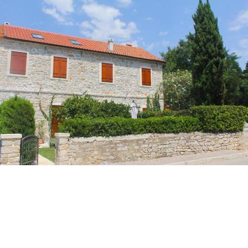 Apartments by the sea Sveti Filip i Jakov, Biograd - 17695