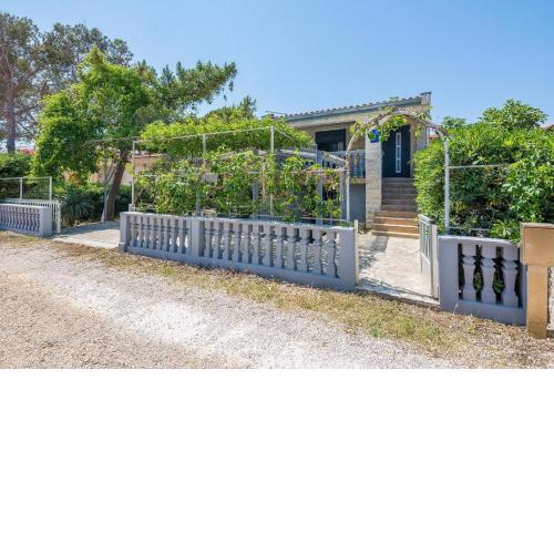 Apartments by the sea Vir - Kozjak, Vir - 19094
