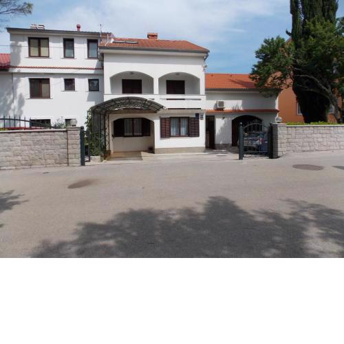 Apartments Ćutić