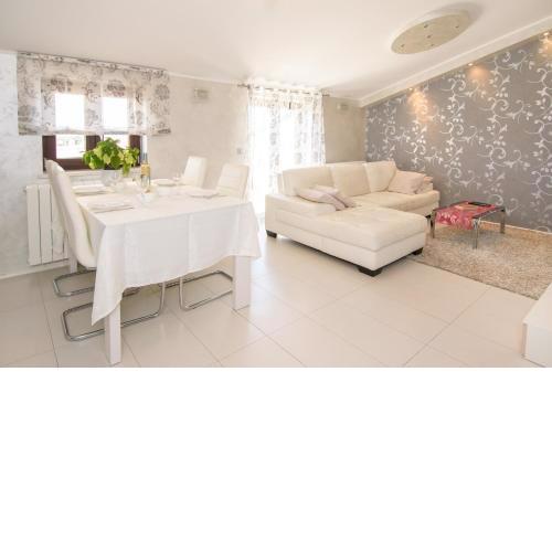 Apartments Dora