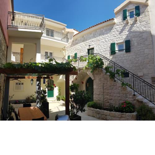 Apartments Dvor - ap1, ap2, ap3