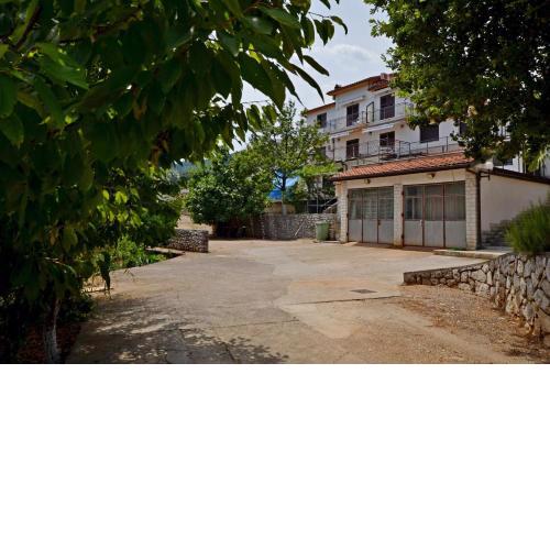 Apartments Elza